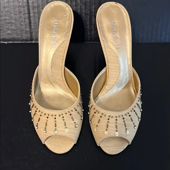 Vintage Michelle D Tan Heels with Open-Toe Design and Decorative Chains - Picture 1 of 6